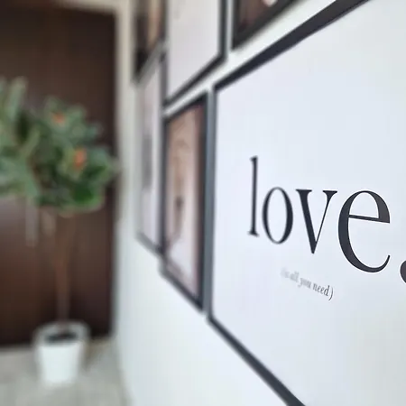 Moderne In Apartament